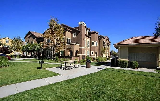 5416 Tares Cir — Photo 11
