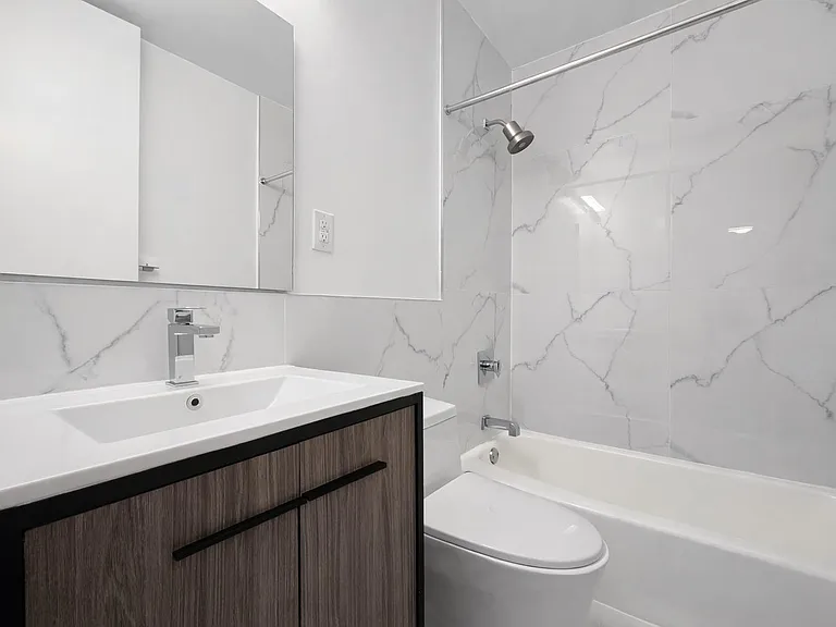 1735 York Ave #30A — Photo 5