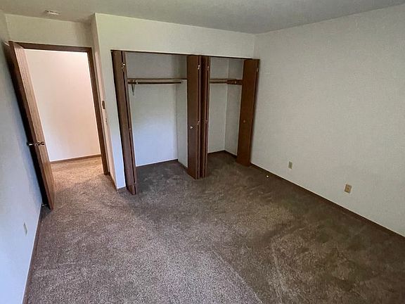 5th image of 130 Burritt Avenue Parkwood Gln #4