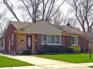 2676 Dorchester Rd, Birmingham, MI 48009