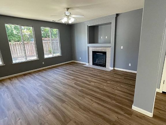 3rd image of 652 Pioneer Ave