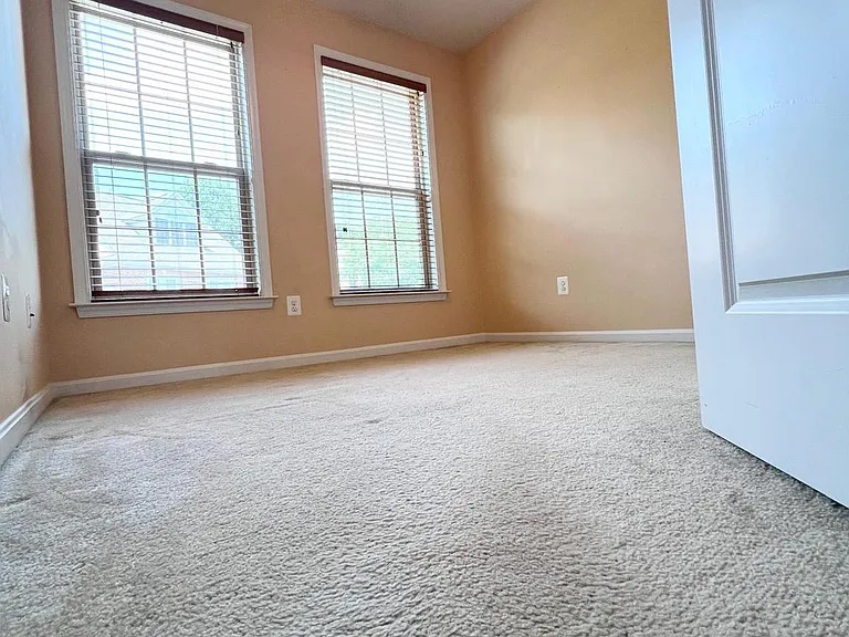 1604 Sebring Ct — Photo 18