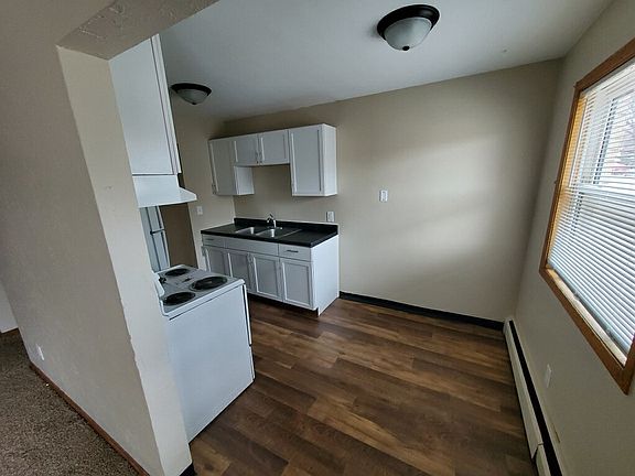 4th image of 400 Larpenteur Ave W APT 11