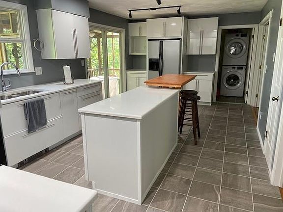 3rd image of 2309 Acorn Dr