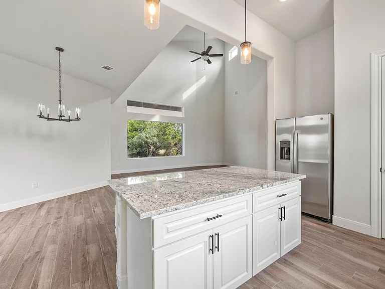 118 Cap Rock — Photo 9