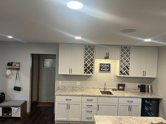 5th image of 514 Evelyn Dr