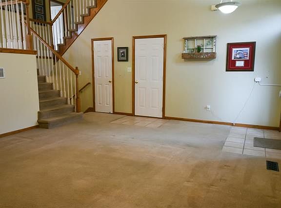 5th image of 427 SW Oak Wood Ln