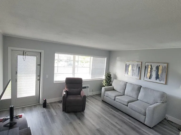 101 Hastings E #G — Photo 20