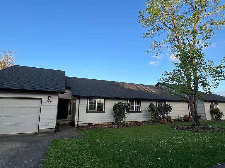 850 SW Agee St — Photo 2