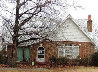 1116 S 8th St, Chickasha, OK 73018