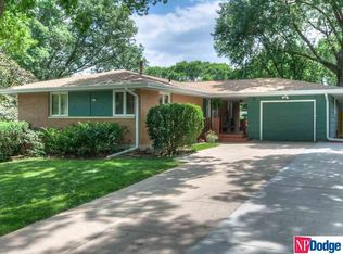 9667 Maple Dr, Omaha, NE 68134