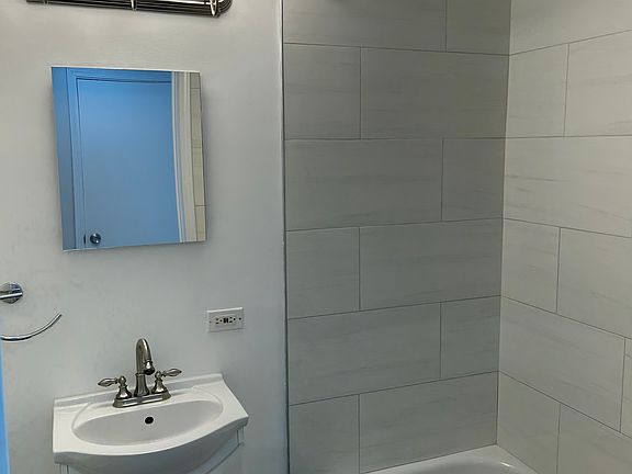 4th image of 10812 S 76th Ave #3S