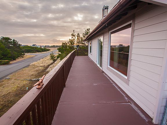 3rd image of 1299 E Ocean Shores Blvd SW