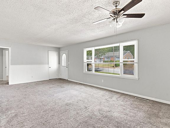 5th image of 318 E Whiteside Street