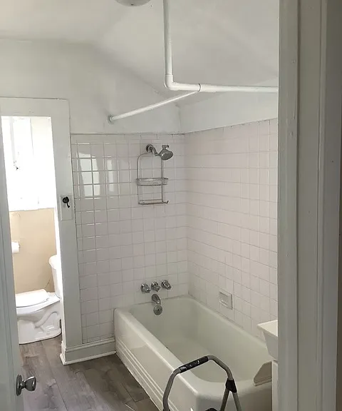 925 Stewart St #A — Photo 4