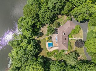 10011 E Rivershore Dr SE, Alto, MI 49302