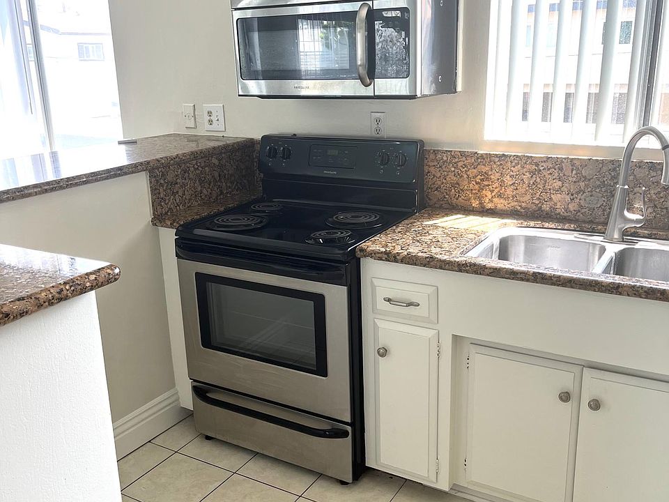 1st image of 931 W 19th St APT 39