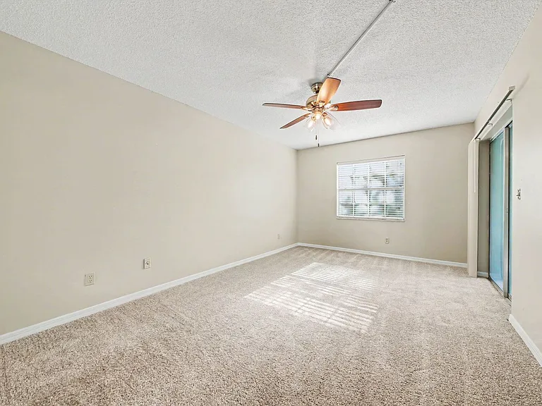 3150 Sir Hamilton Cir #2 — Photo 12