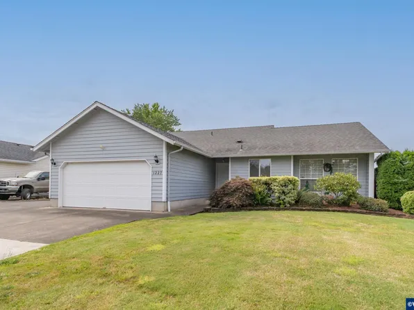 1227 Walker Rd, Lebanon, OR 97355