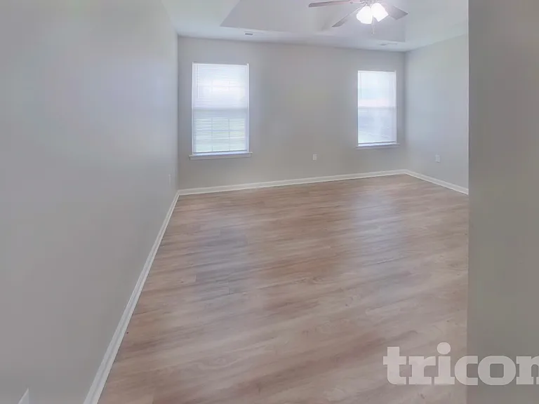 1221 Grace Ct — Photo 7
