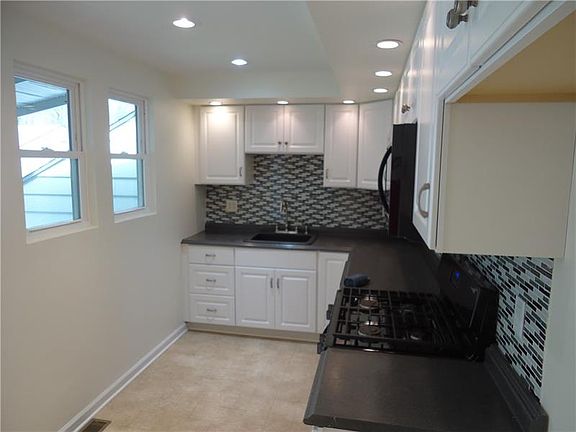 5th image of 106 Plum Dr