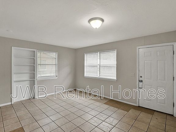5th image of 4630 Effingham Rd