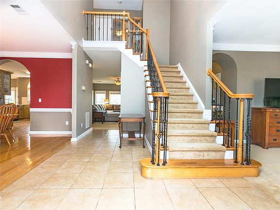 2nd image of 5042 Winding Hills Ln