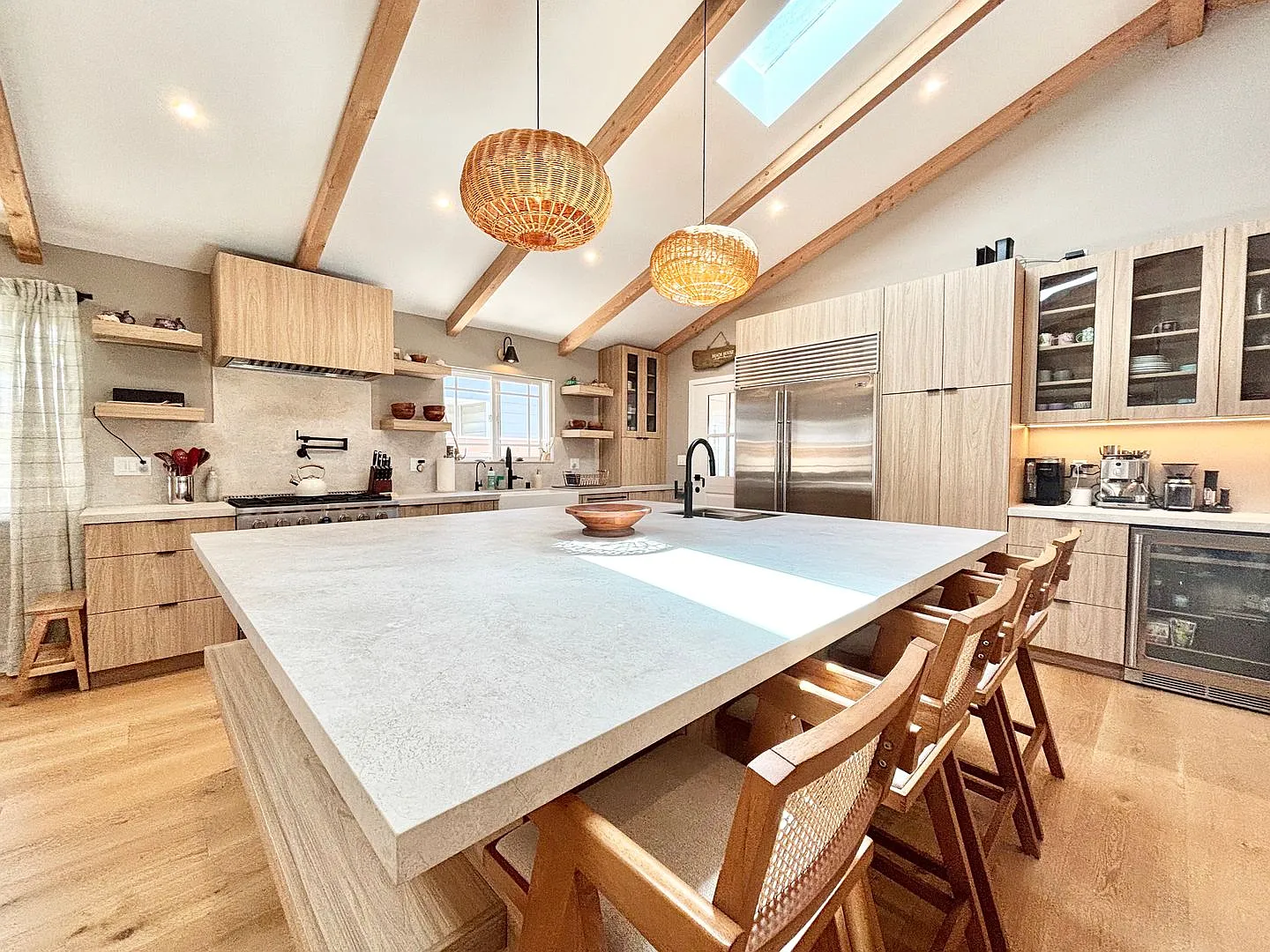 Oxnard | 5209 Wavecrest | 4 Bed 2 Bath | The Shoreside Escape — Photo 4