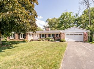 142 Briar Hill Dr, Rochester, NY 14626