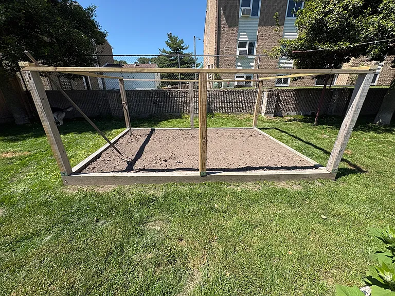 182 Roosevelt St — Photo 24