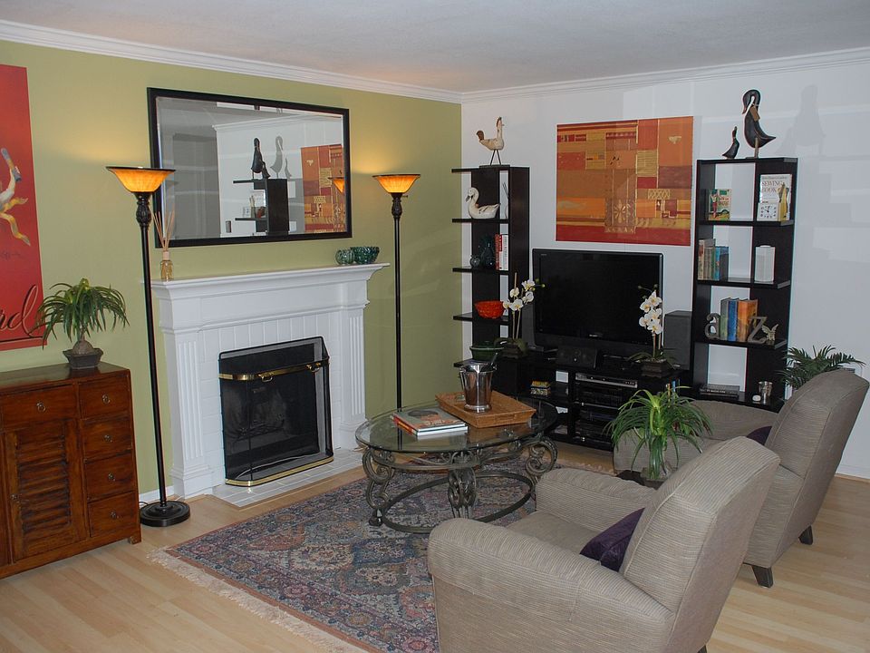 Spacious Living Room