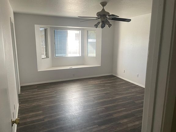 4th image of 6103 E Ivyglen St