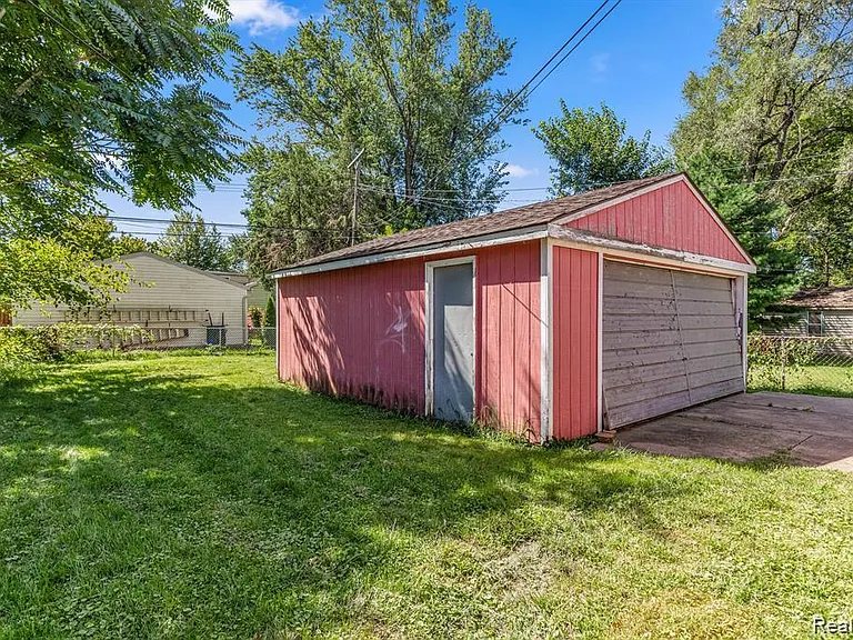 25469 Powers Ave — Photo 20