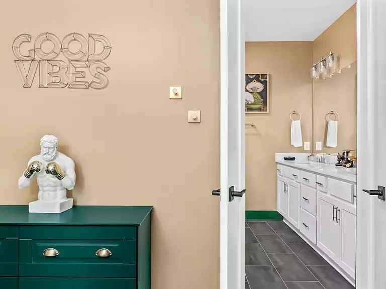 2723 Alameda St — Photo 18