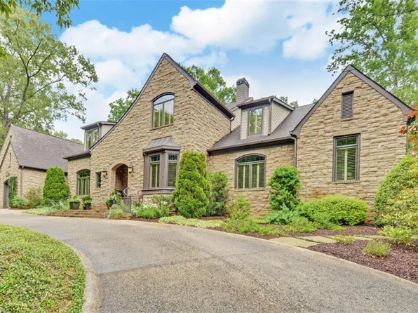 2556 Club Dr, Gainesville, GA 30506