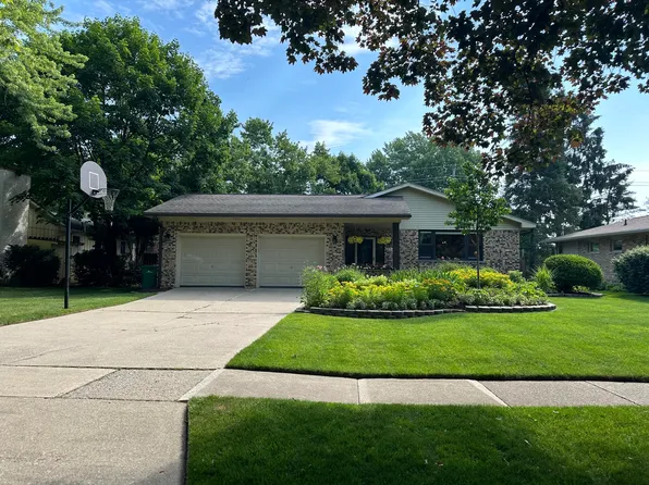 454 Mills Rd, Saline, MI 48176