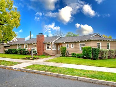 1021 East Ave, Burbank, CA, 91504