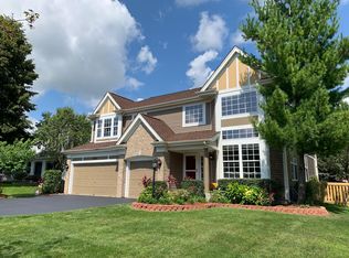 920 Concord Cir, Mundelein, IL 60060