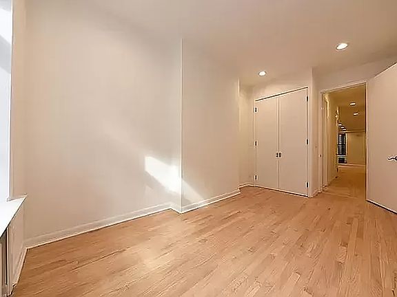 5th image of 257 W 21st St APT 1W