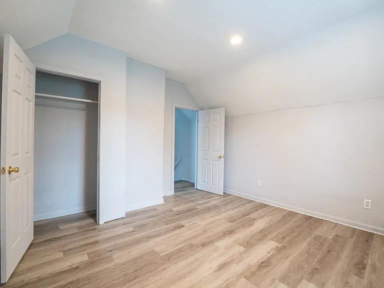 411 S Yale Ave — Photo 13
