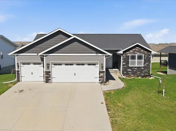1115 Algonquin Dr, Cedar Falls, IA 50613