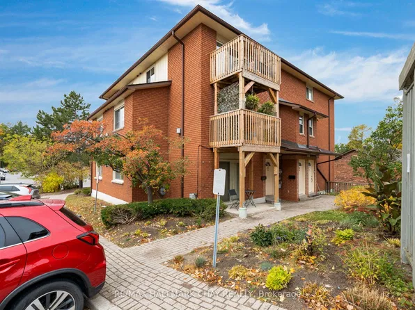 22 Meadow Ln #8, Barrie, ON L4N 7K2