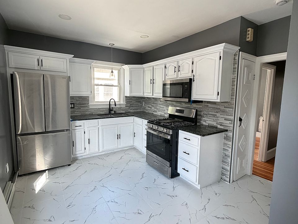 1st image of 75 Sumter St #2