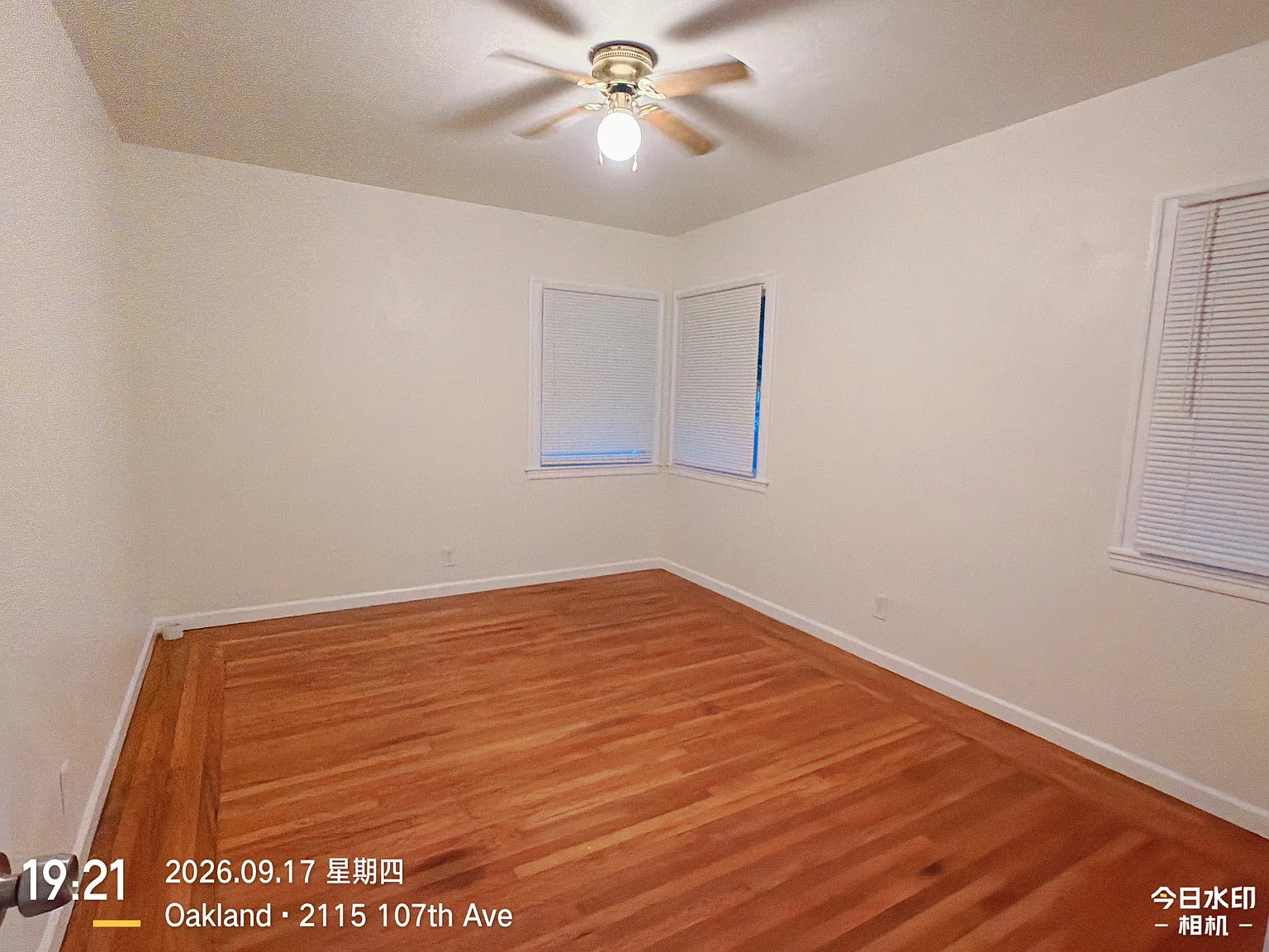 2 bed, 917 sqft, $2,600 — Photo 2