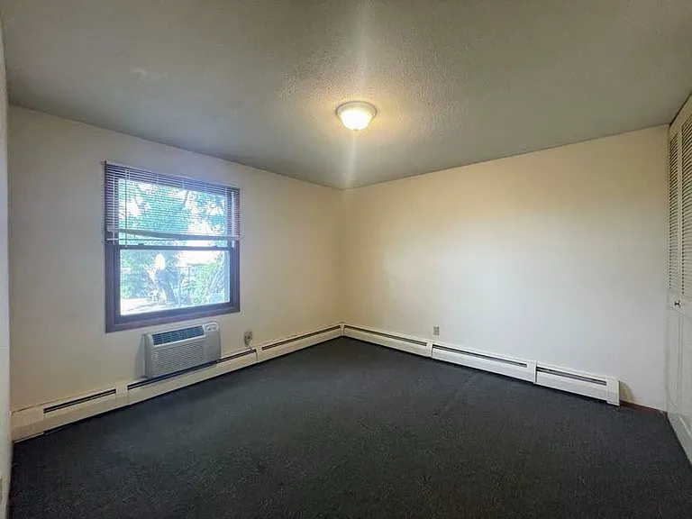 401 9th St SE #204 — Photo 11