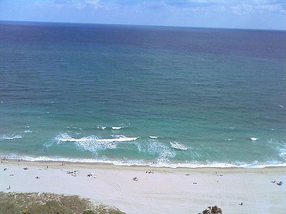 The view of the ocean from the living room