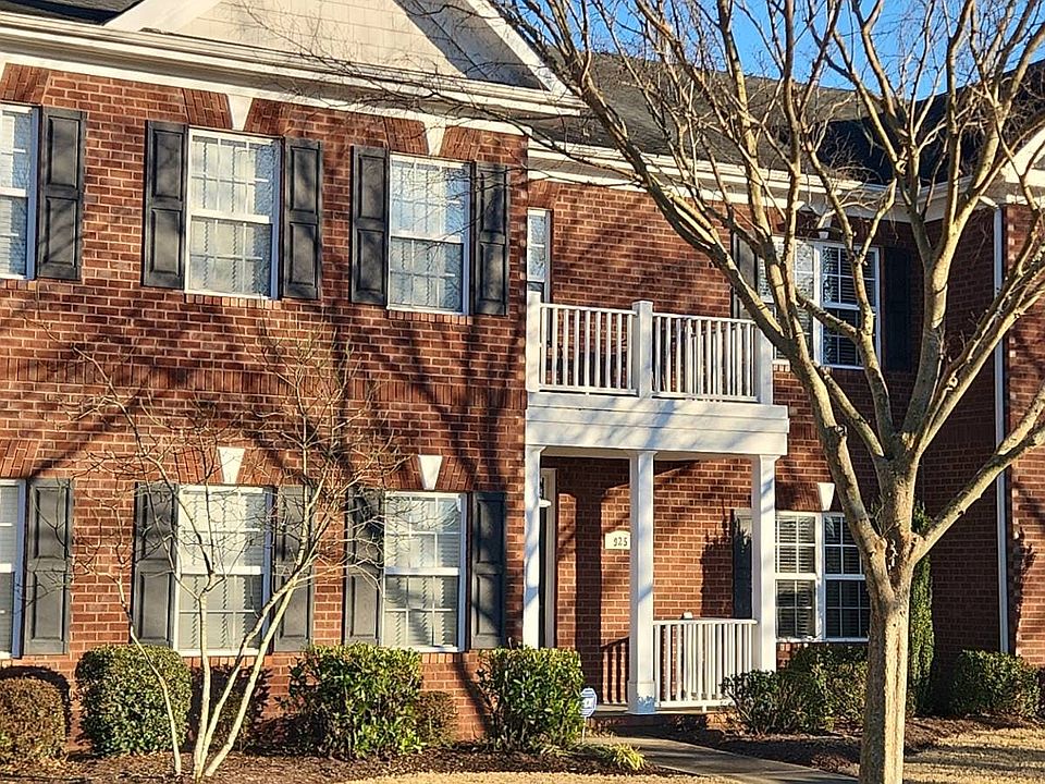 1st image of 925 Warrington Bouleva