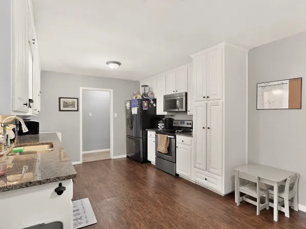 3606 Reeves St, North Richland Hills, TX 76117