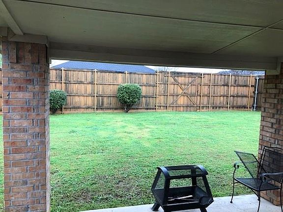 4th image of 1104 Eagle Lake Ct