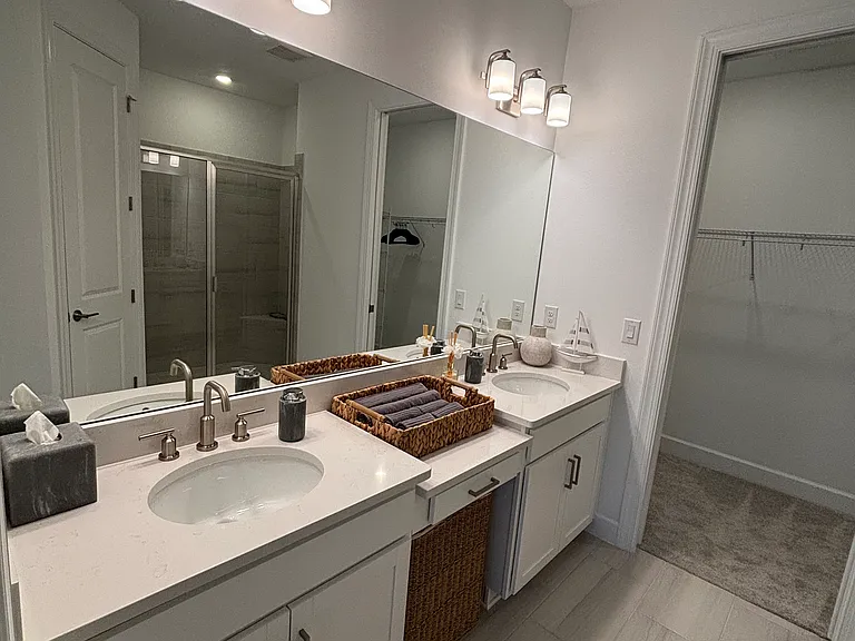 15514 Vittorio St — Photo 8